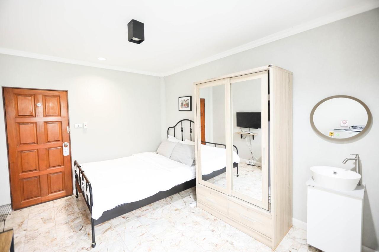 Wang Lang Hostel Bangkok Luaran gambar