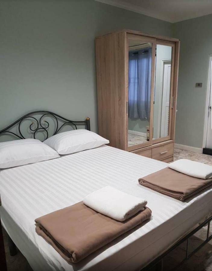 Wang Lang Hostel Bangkok Luaran gambar